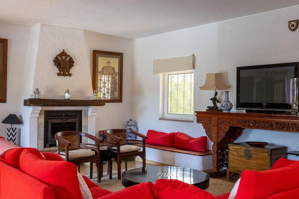 Lagos Sea and Pool Piedade Villa