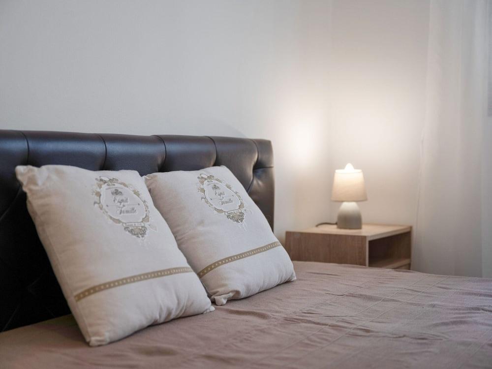 Charming Flat With Pool