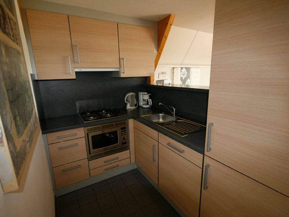 Bungalow in a Holiday Park Near Maastricht