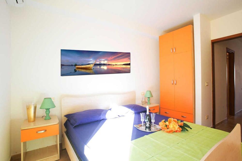 Lido Marini 1 With 2 Bedrooms and 1 Bathrooms