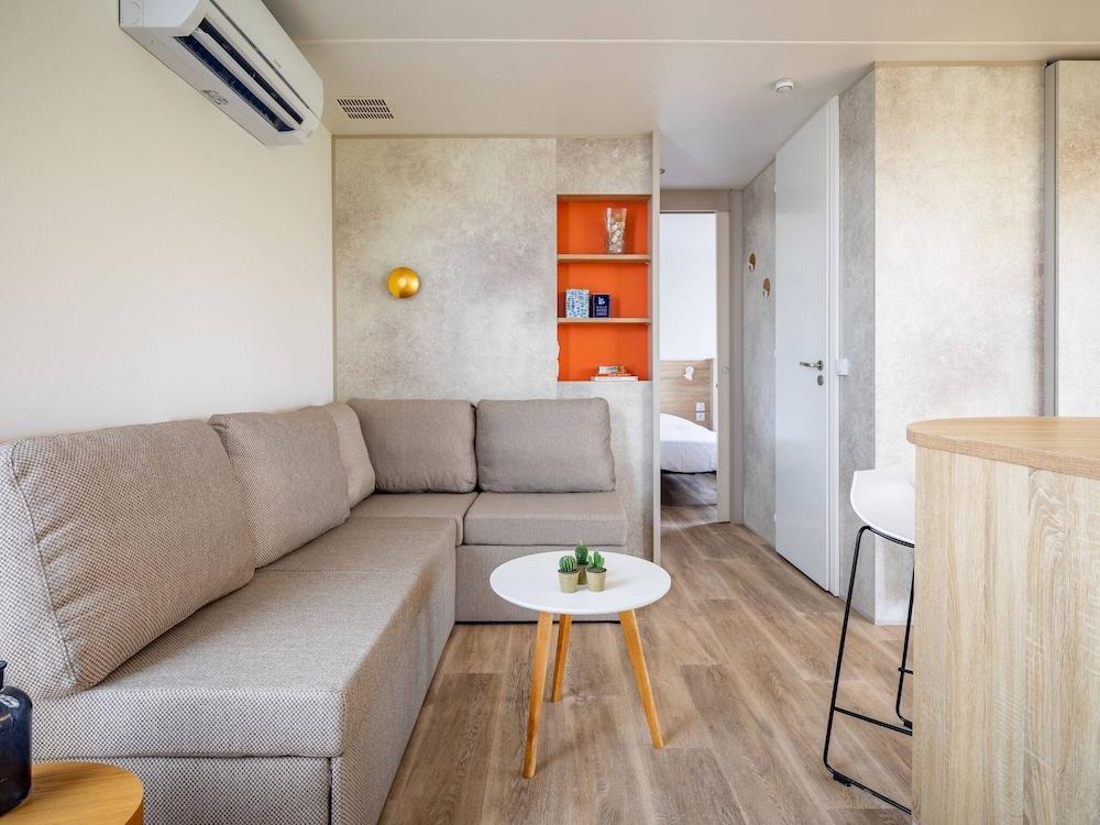 Sunny Chalet Close to Sea