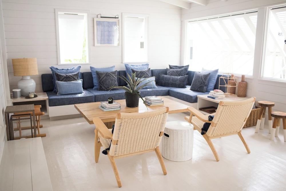 Beachfront Bliss: Luxury Dunmore Town Home With Pool