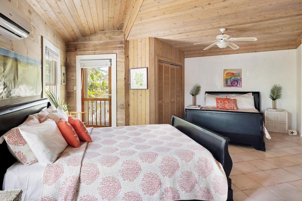 Poponi Cottage Paradise: Pink Sand Retreat