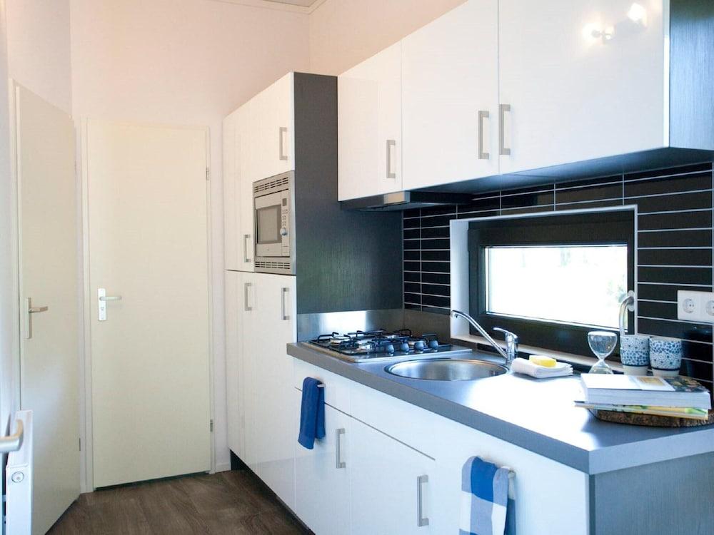 Holiday Park Home With Modern Charm