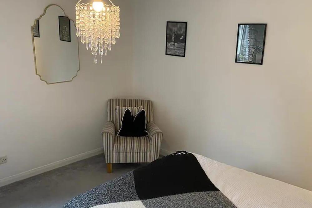 2 Bed-sleeps 4-sea View-pet Friendly-parking