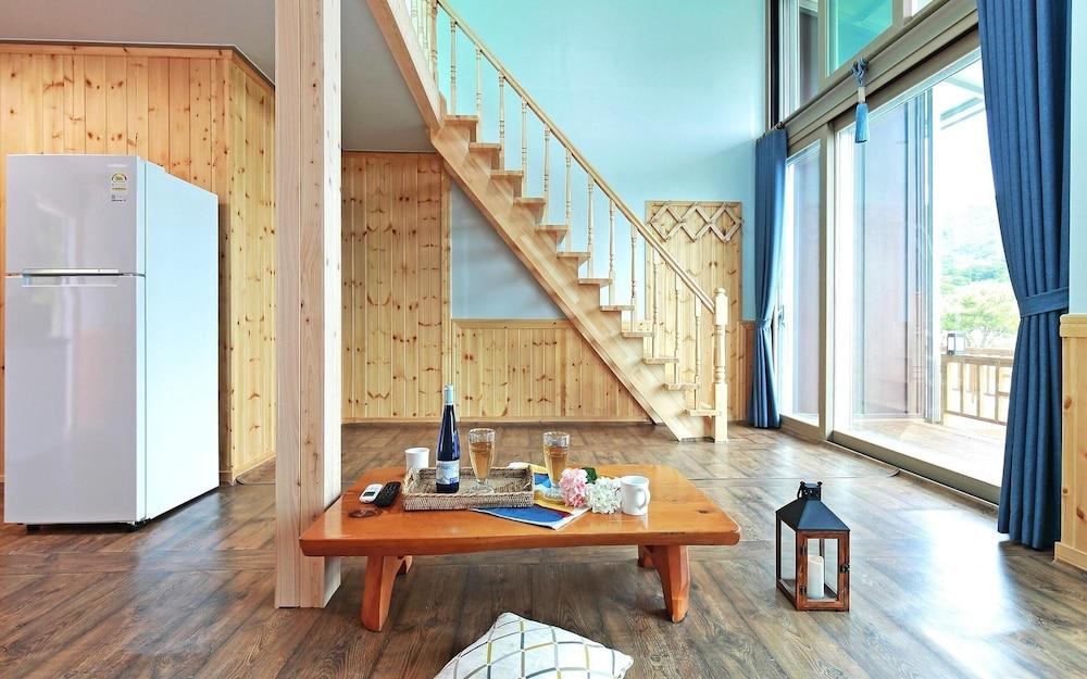 Gyeongju Galgok Songhak Pension