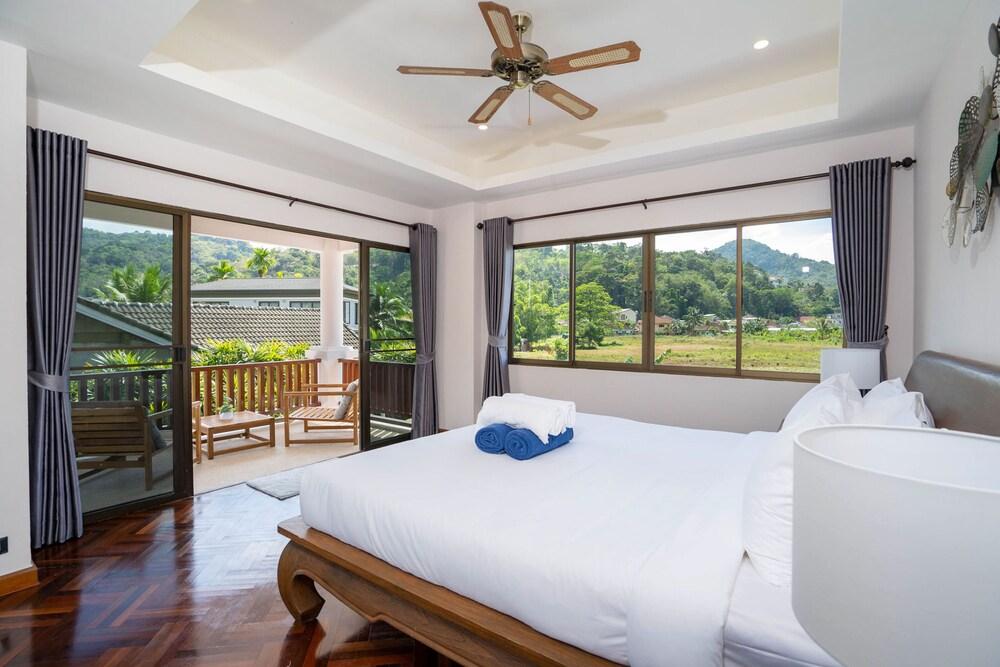 Tropical 3BR Pool Villa Amaya in Kamala