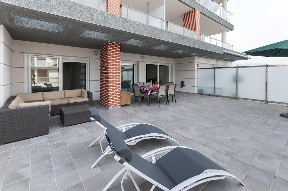 Brezo in Oliva With 2 Bedrooms and 2 Bathrooms