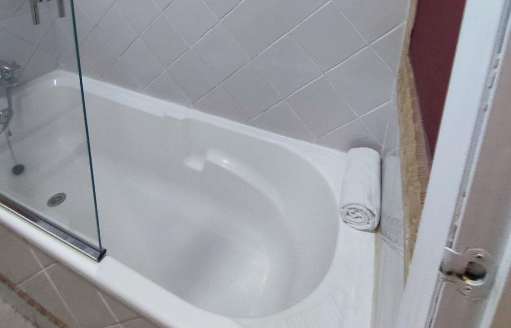 Playamar in Cadiz With 3 Bedrooms and 1 Bathrooms