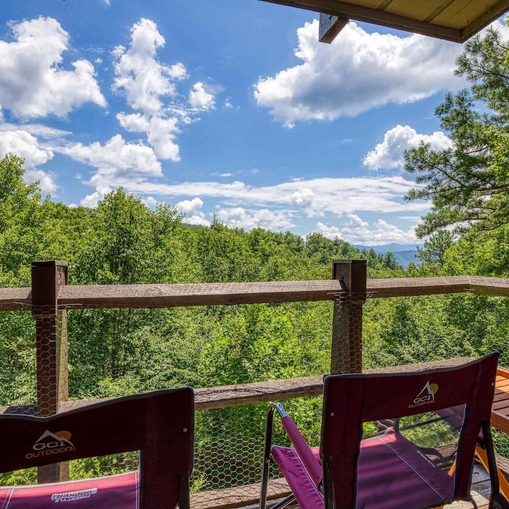 Newly Renovated 5 Star Condo Pool Gorgeous View