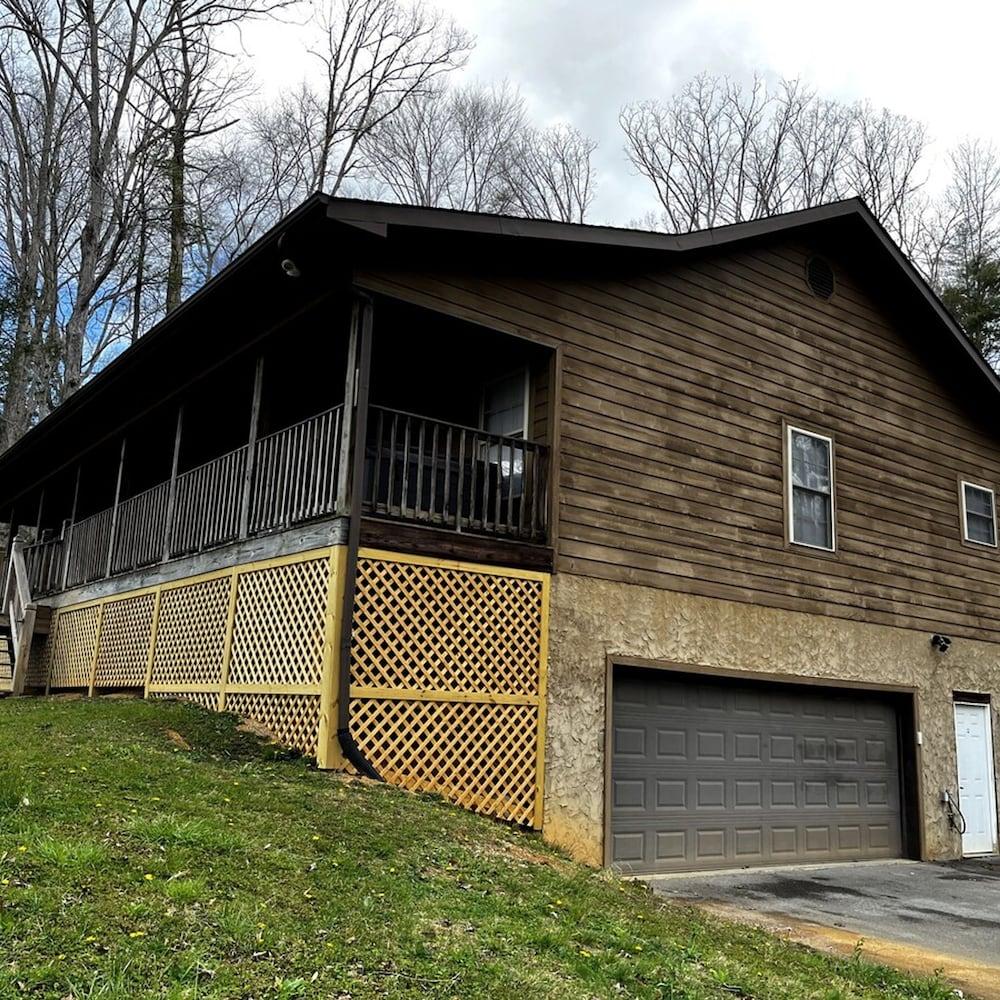 Pet Friendly Fire Pit Movie Theater Pool Sauna
