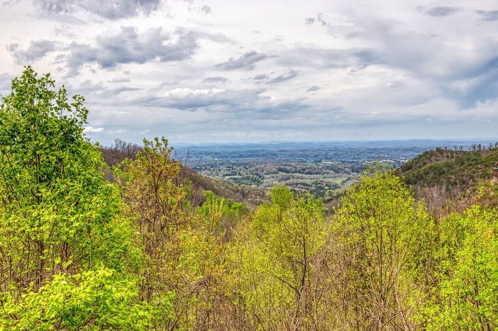 Amazing Views Pool Hot Tub Pool Table Arcade