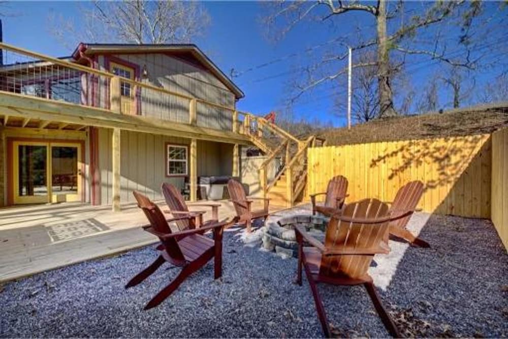 New Luxury Remodel Fire Pit Game Room Hot Tub