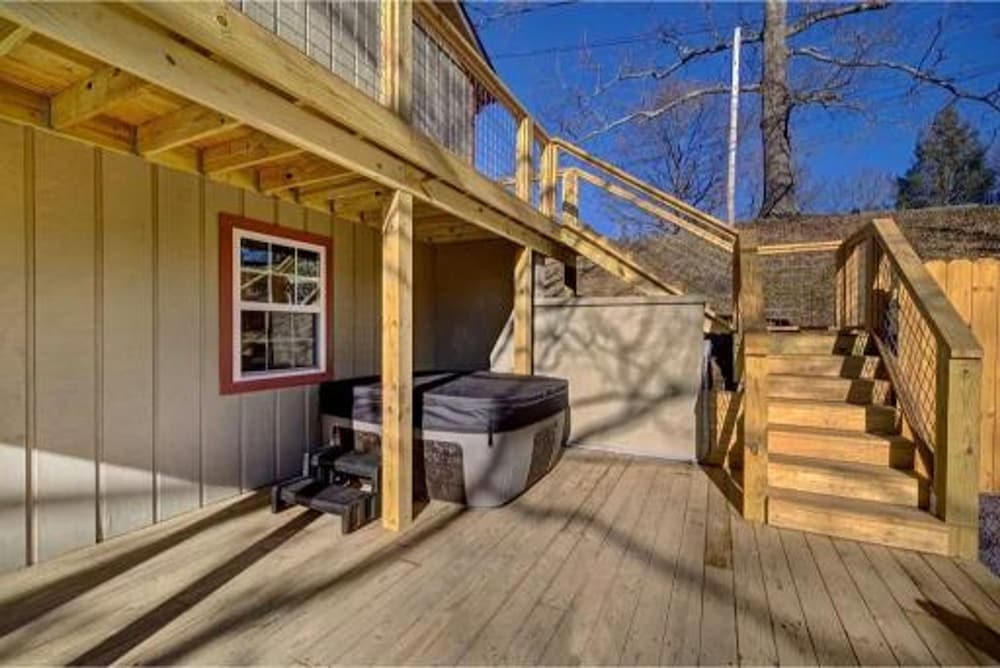 New Luxury Remodel Fire Pit Game Room Hot Tub