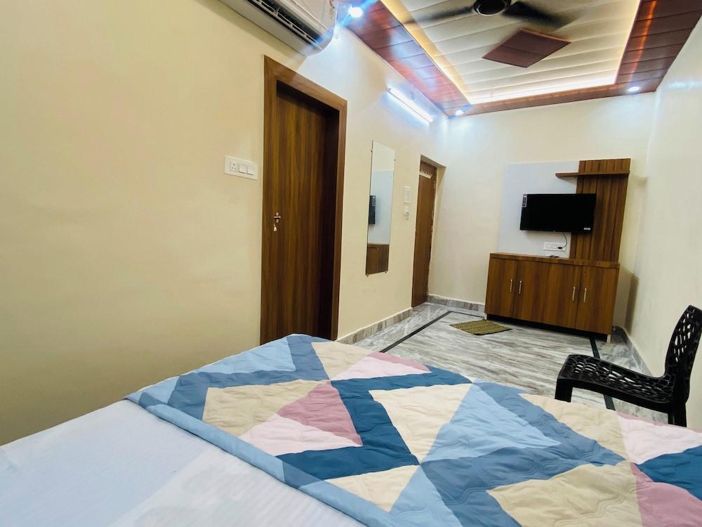 The Raman Palace - A Budget Hotel