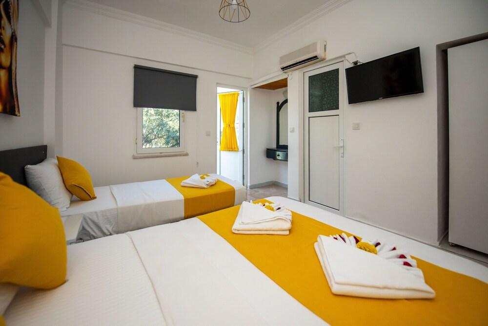 Lost Elsiyum Hotel - Half Board