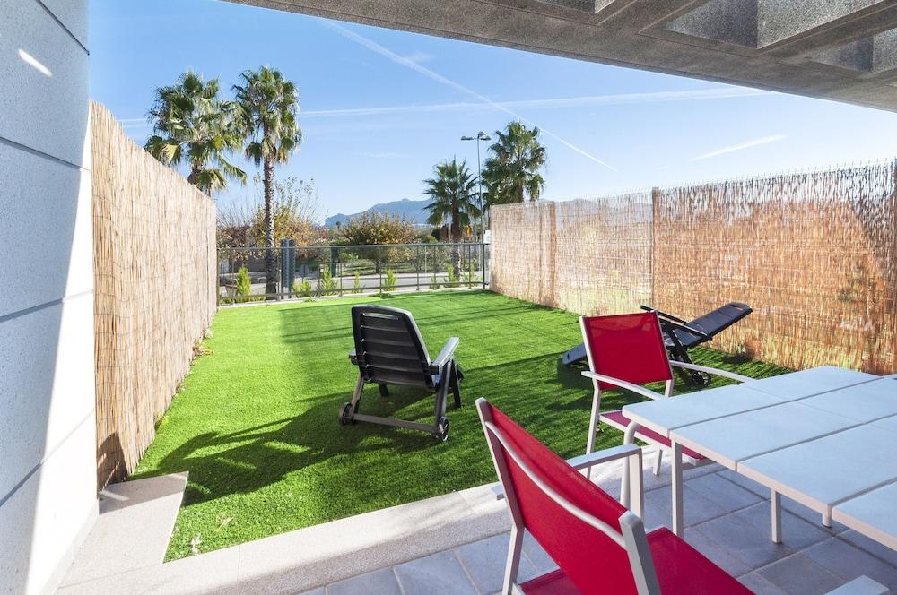 Happy in Oliva With 1 Bedrooms and 1 Bathrooms