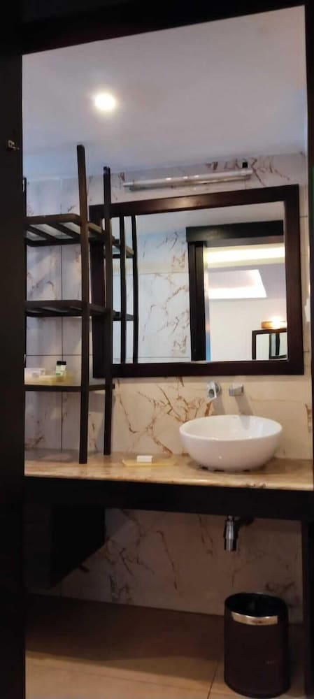 Boche Island By Oxygen Resort