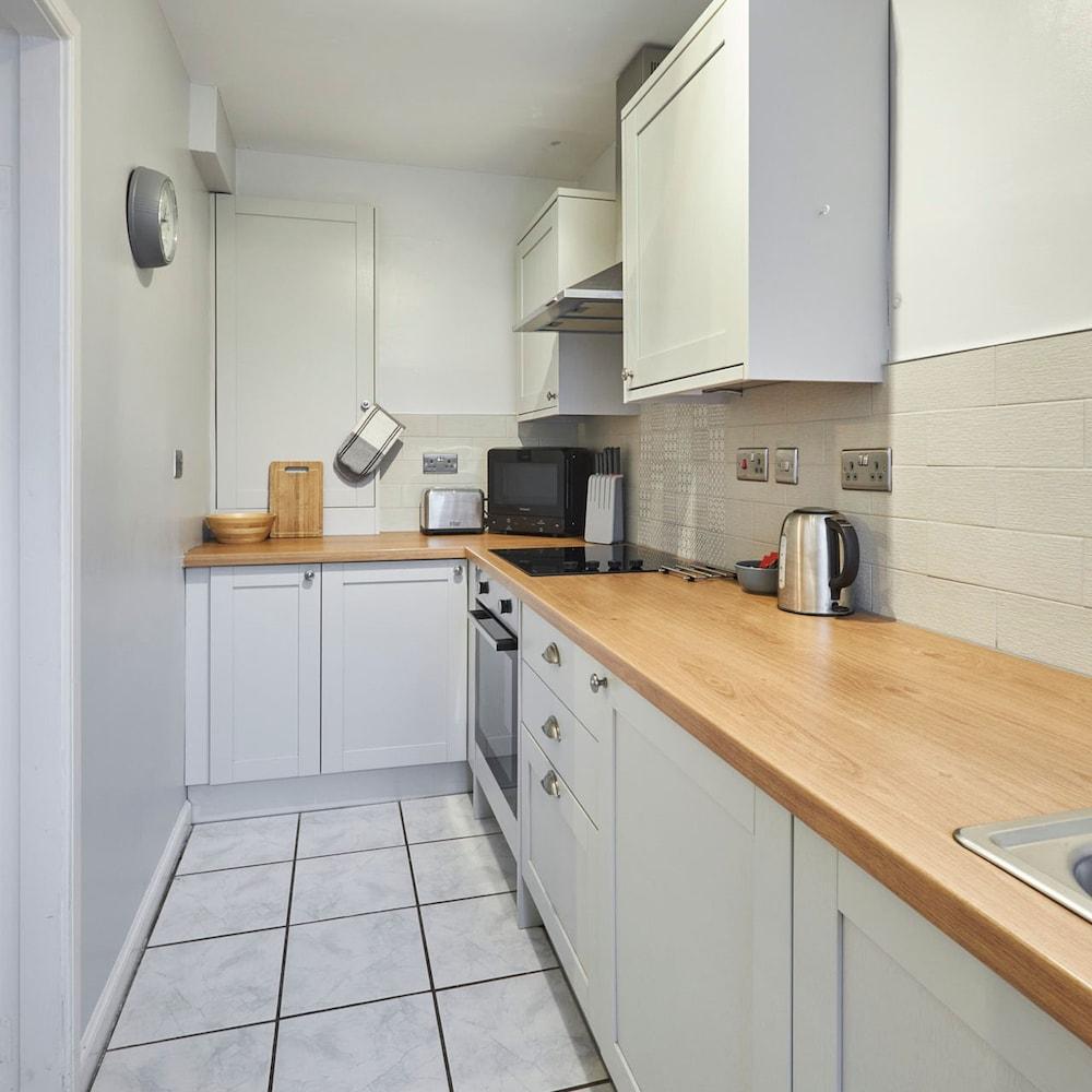 Host Stay Dodds Lane