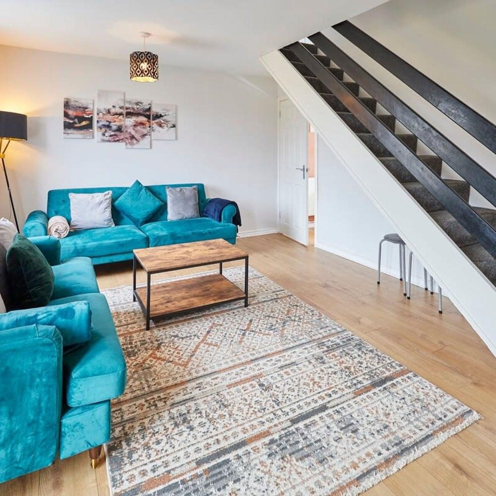 Host Stay Bartlemere House