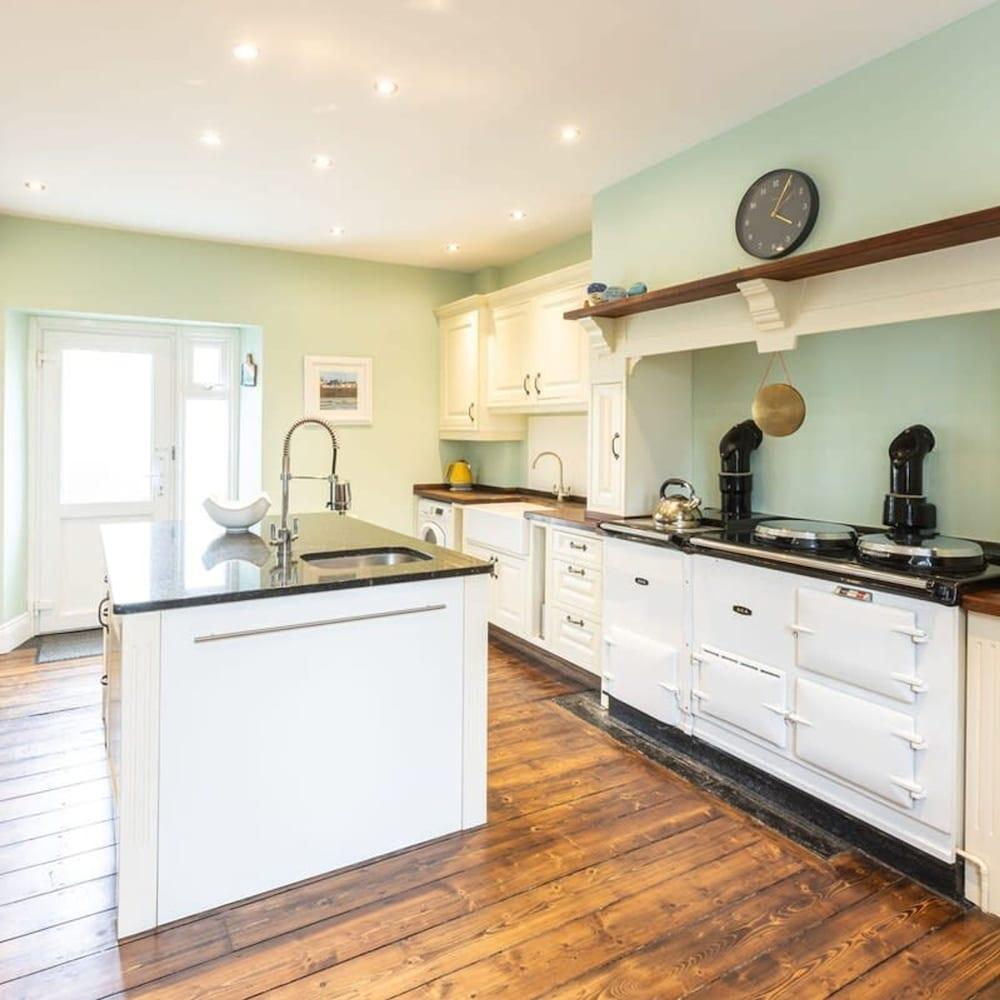 Host Stay Old Reading Room