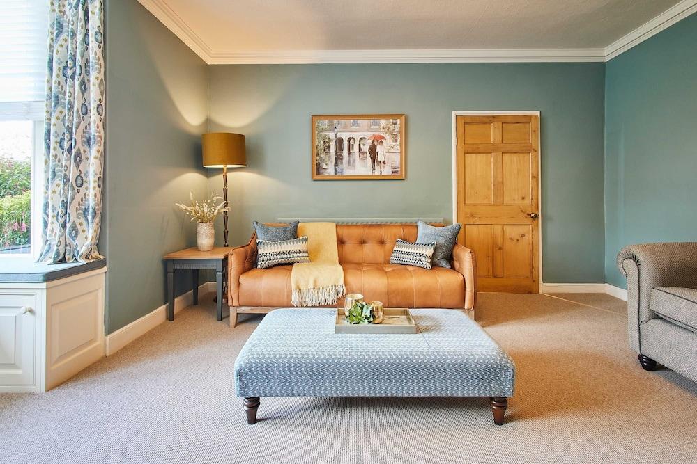 Host Stay May Cottage