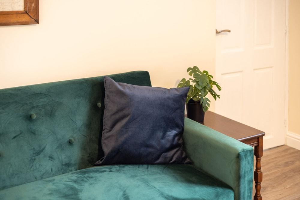 Host Stay Moorland Cottage