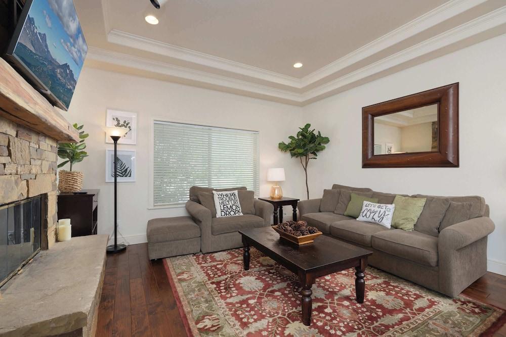 Perfect Basecamp for Mt. Bachelor With Hot Tub