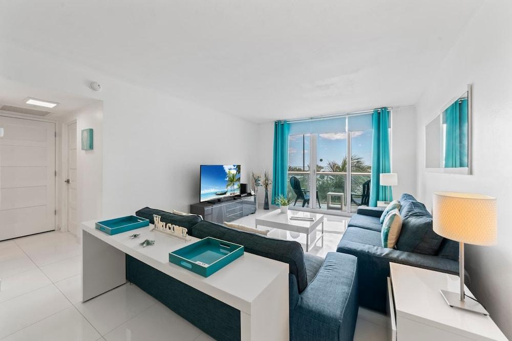 Ocean Wind Luxury Beachfront Condo With Pool & Gym