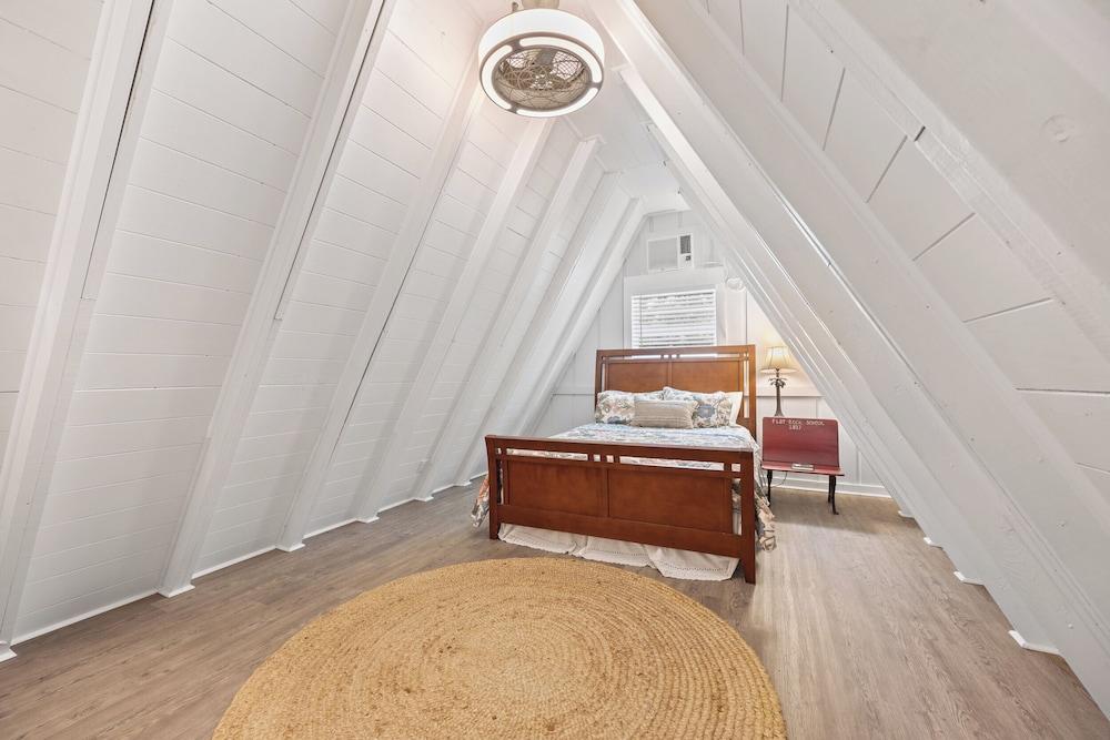 Natures Nook A-frame 2 BDR