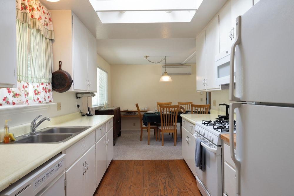 OFF THE Beaten Path Mariposa 3BD + EV Charger