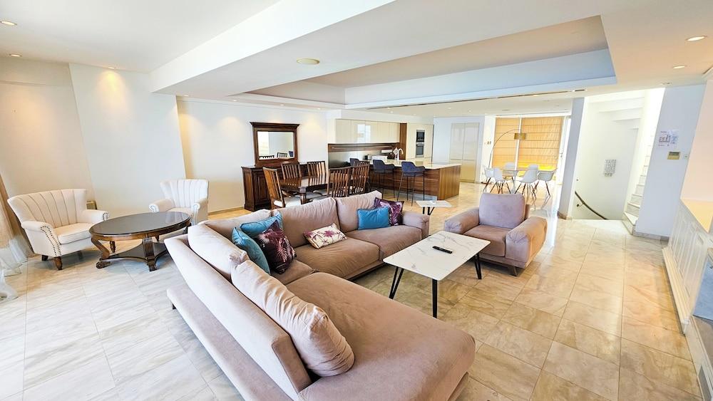 Beachfront Seaview Lux Penthouse