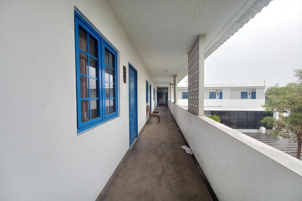 OYO 94103 Sands Residence Ii