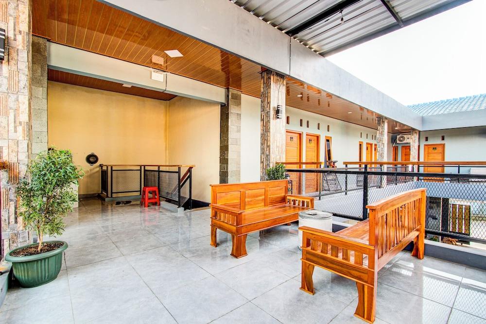 Hotel O Ekslusive Double'n