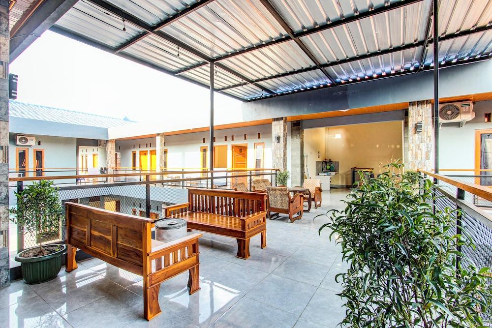 Hotel O Ekslusive Double'n