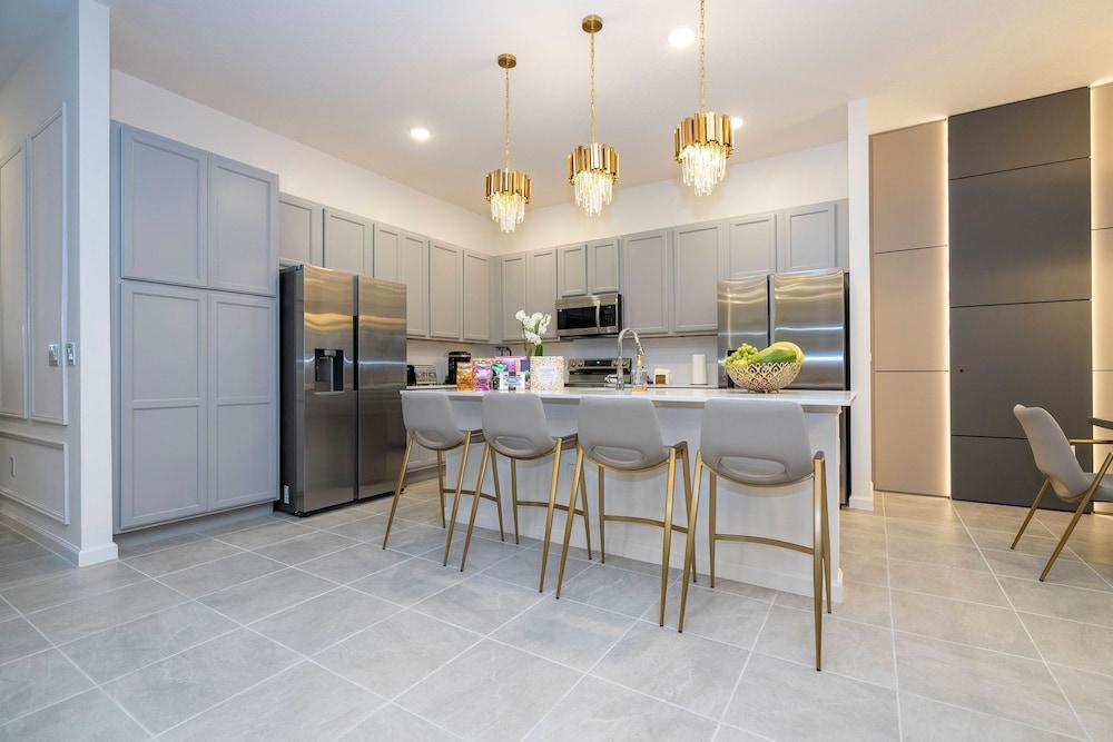 2024 Brand NEW 12bed 12ba At Paradiso Grande