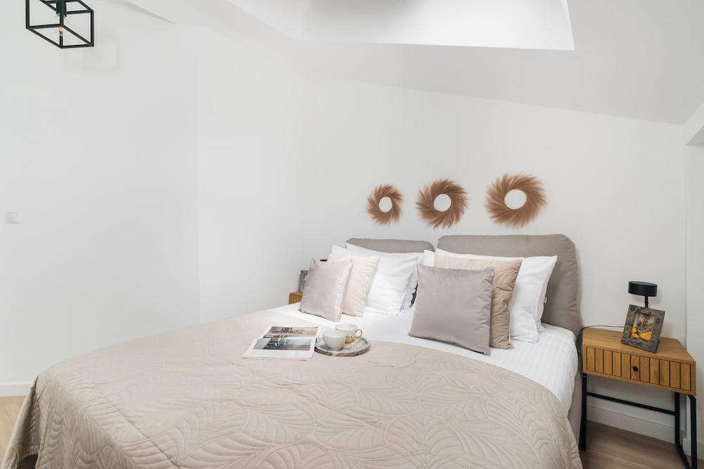 Dragonfly Old Town Apartment - LoftAffair