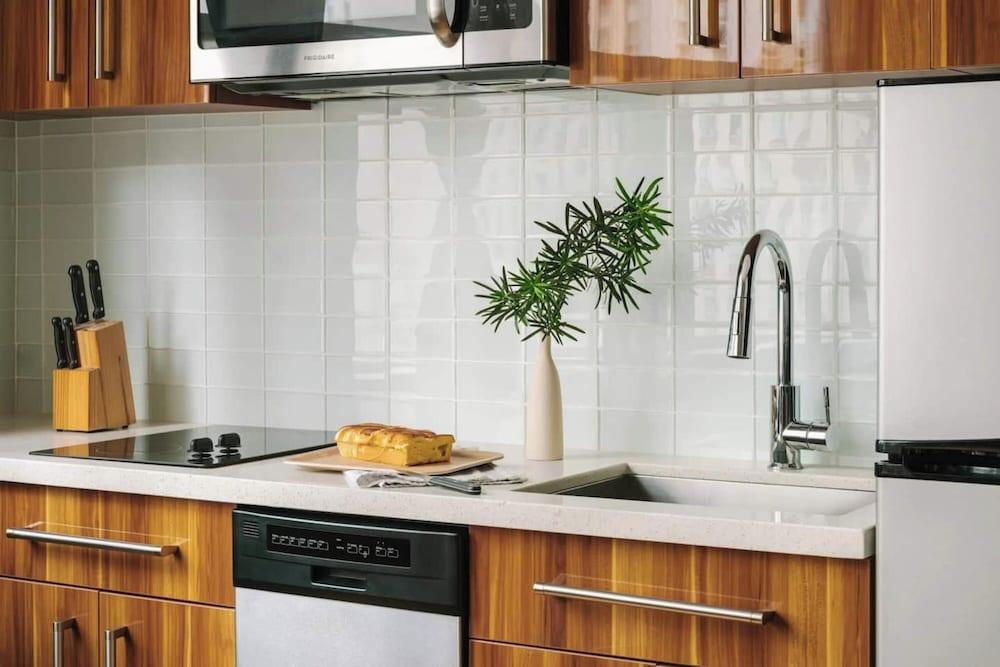 Stylish NOLA condos at 925 Common St