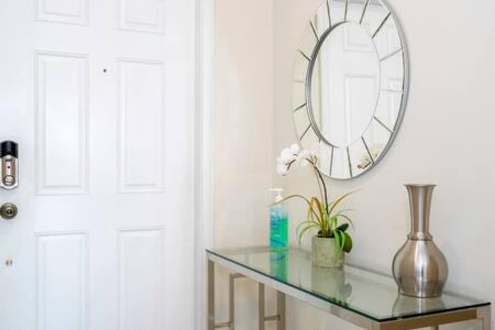 Gorgeous Home With Pool and Lake View