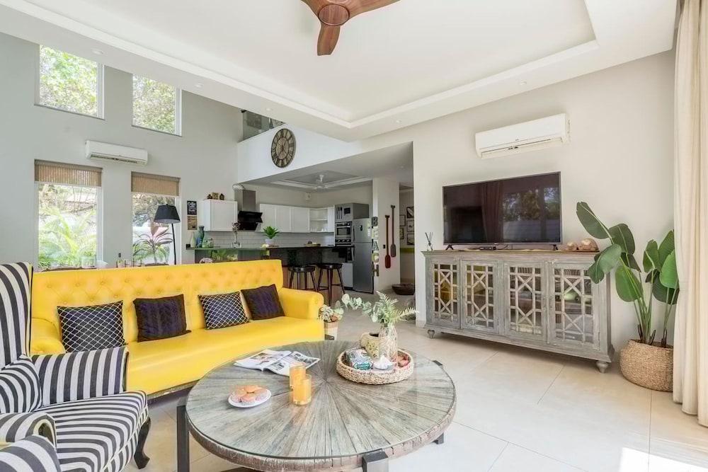 Amani by Hireavilla - 4BR w Pvt Pool in North Goa