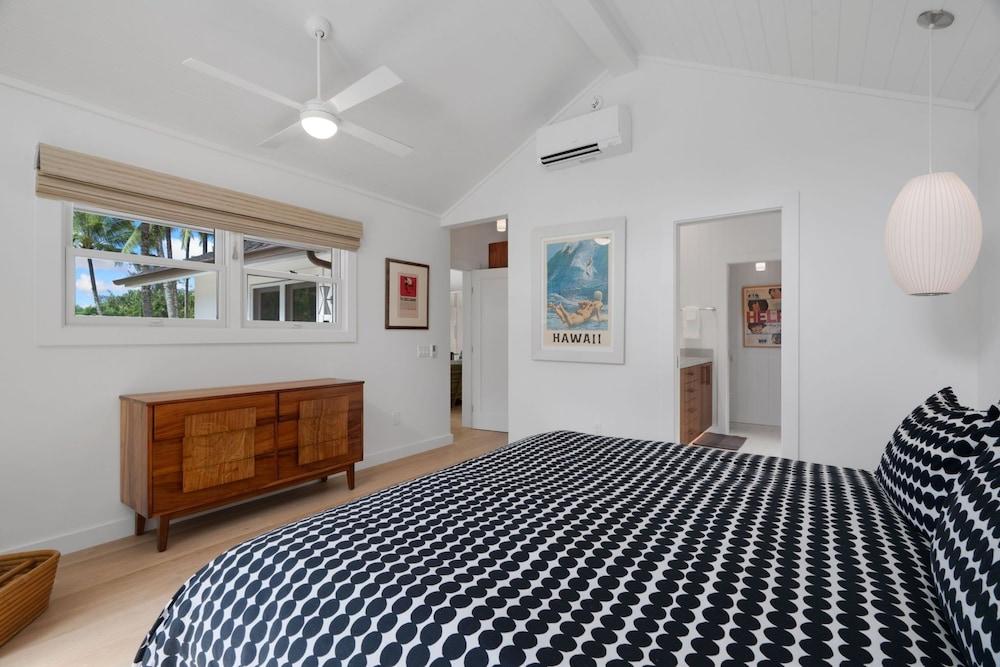 Coconut Hut 2 Bedroom Home by RedAwning