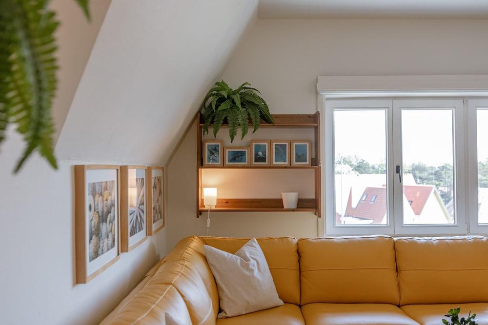 BE DEH Koni 43-13 in De Haan