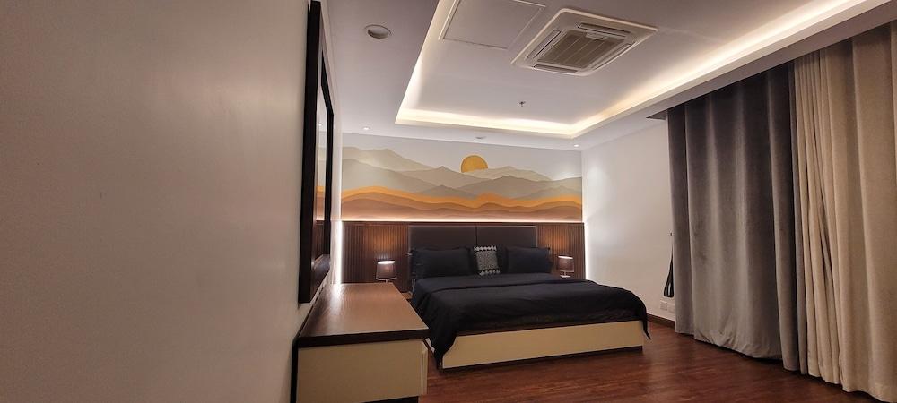 Goldcrest Luxury Apartments