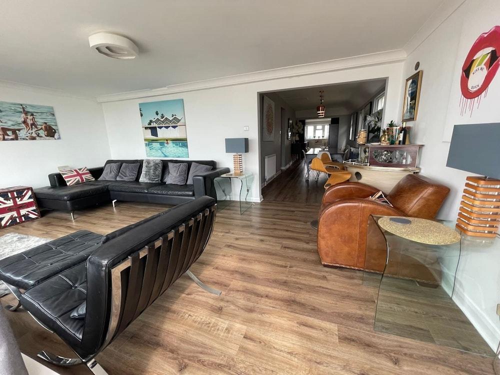 Exquisite Beachfront Residence With Luxurious Interiors The Cozy Clam Pevensey Bay