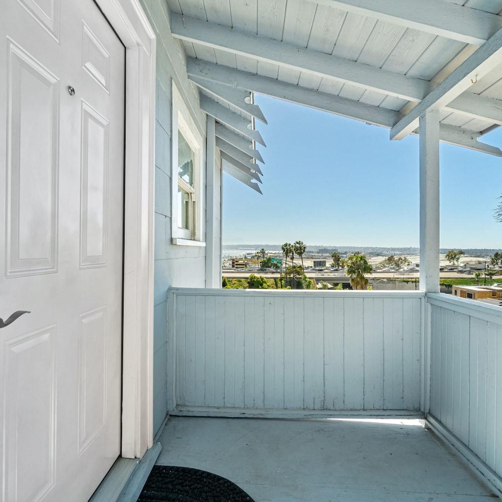 Bankers Hill Hideaway With AC Views and Parking