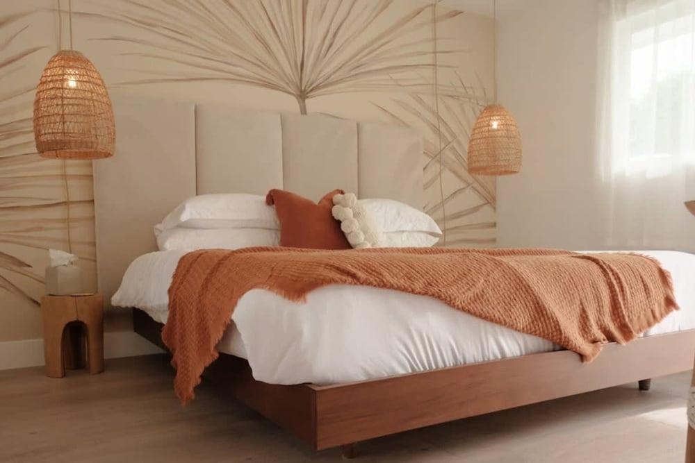 Mod Maya Hotel in Palm Springs