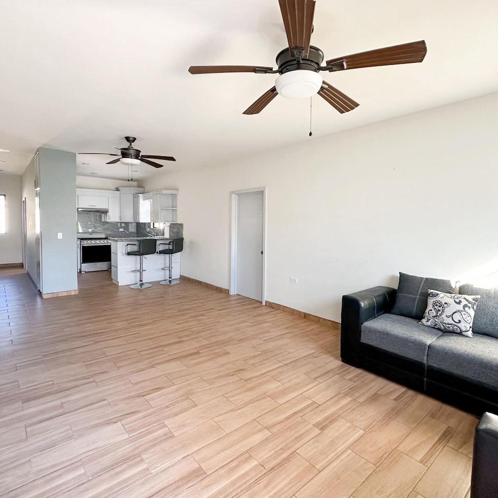 Sleek Downtown Escape With Private Parking