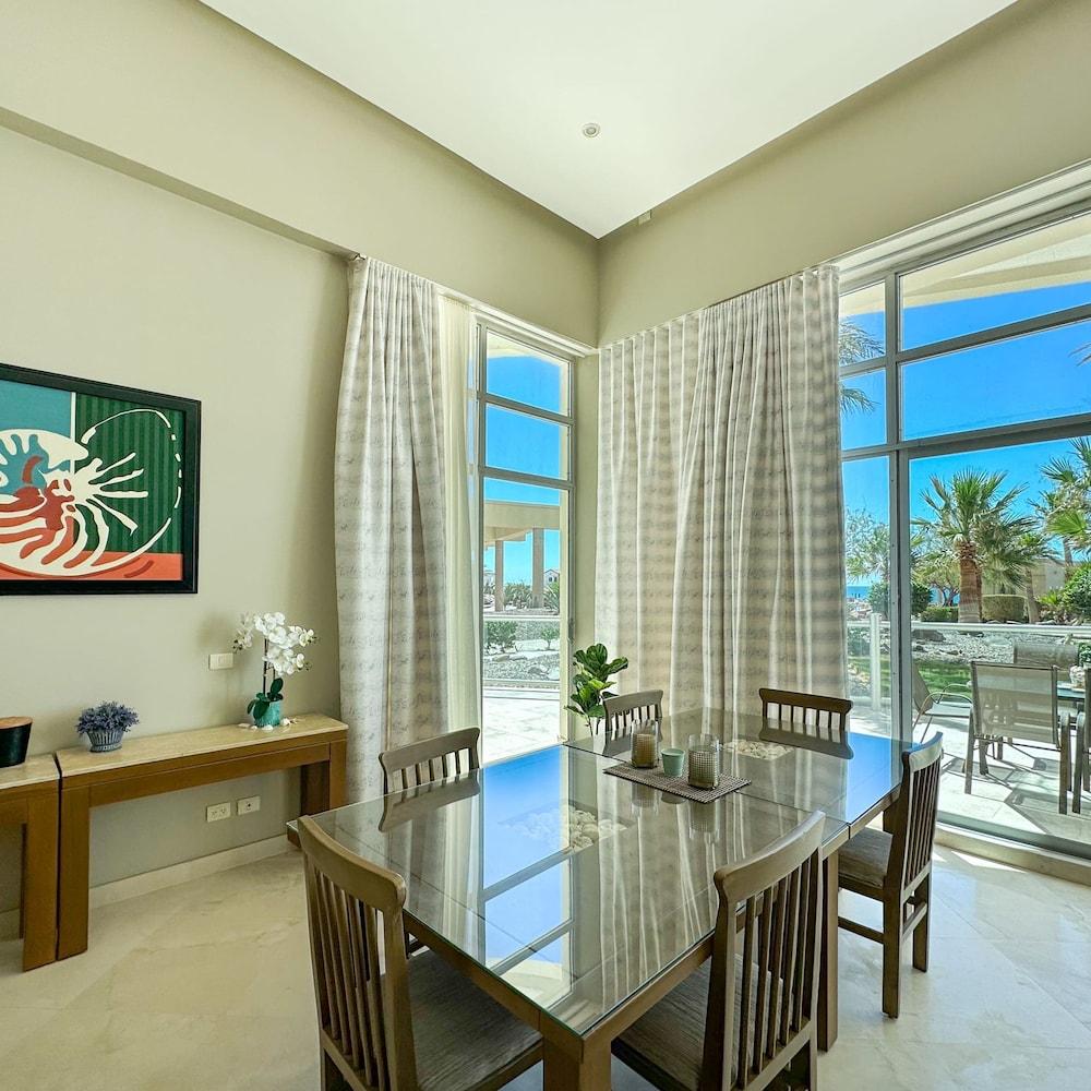 Splash Into Style Ground Floor Poolside Condo