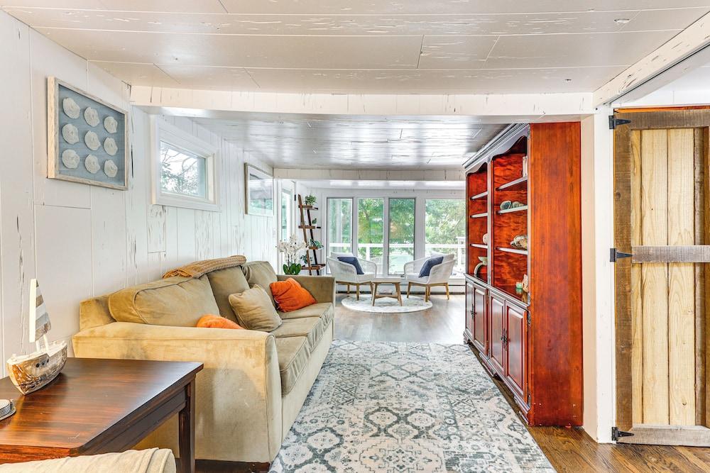 Charming Waterford Home w/ Dock on Niantic River!