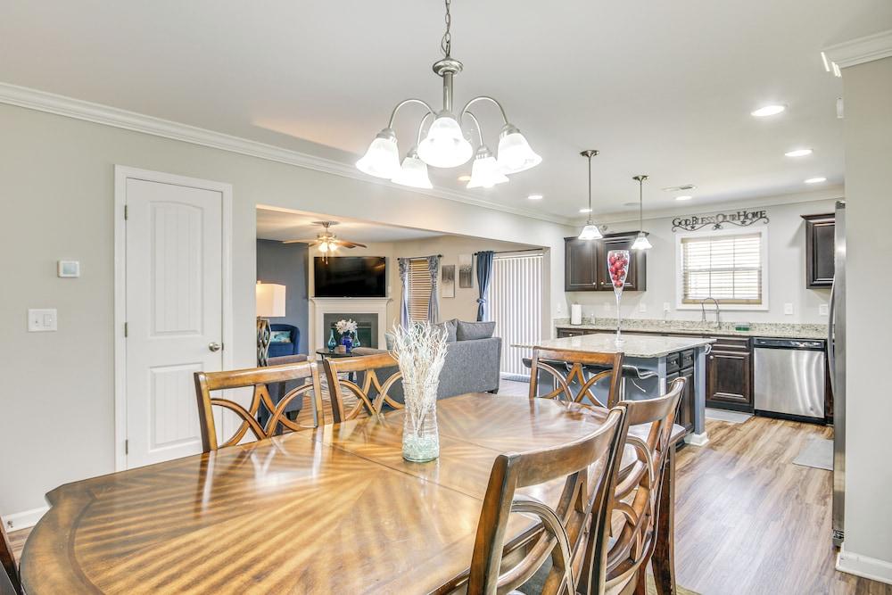 Spacious West Columbia Home w/ Patio & Grill!